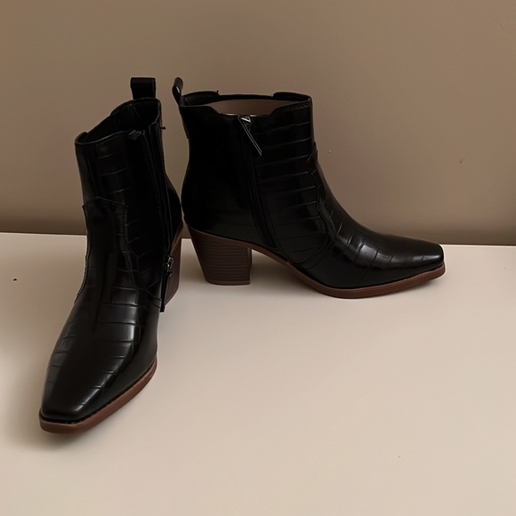 Black booties - Picture 2 of 2